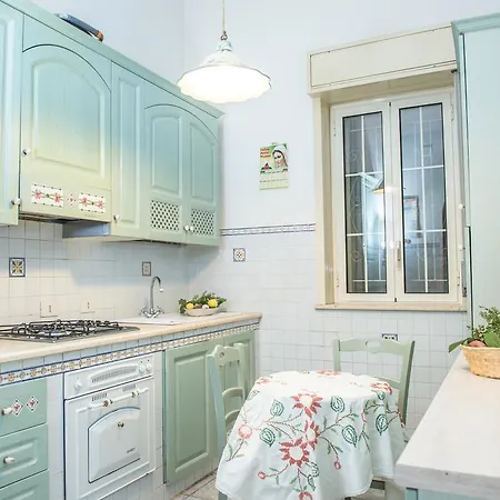 La Casa Di Via Narbone Guest house