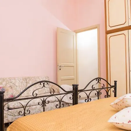 Pensión La Casa Di Via Narbone